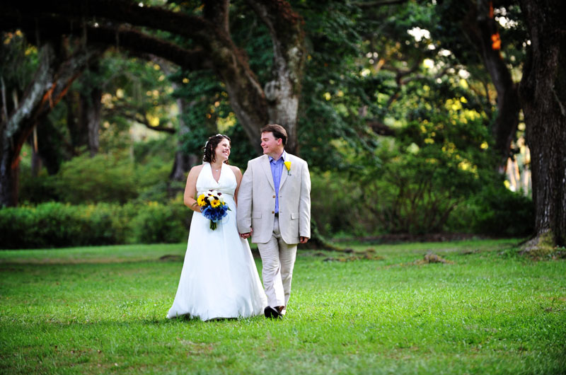 The photograph above was from a beautiful outdoor wedding at Eden Gardens in